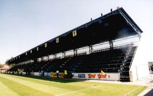 U stadi&oacute;nu - Trib&uuml;ne