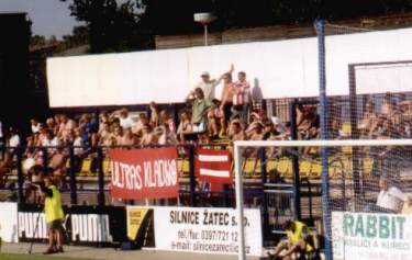 U stadi&oacute;nu - &Zcaron;i&zcaron;kov-Fans