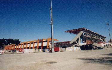 Dino Manuzzi - Au�enansicht Haupt- und Hintertortrib�ne