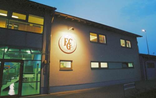 Sportplatz J&uuml;licher Str. - Vereinsheim Eingang von Au&szlig;en