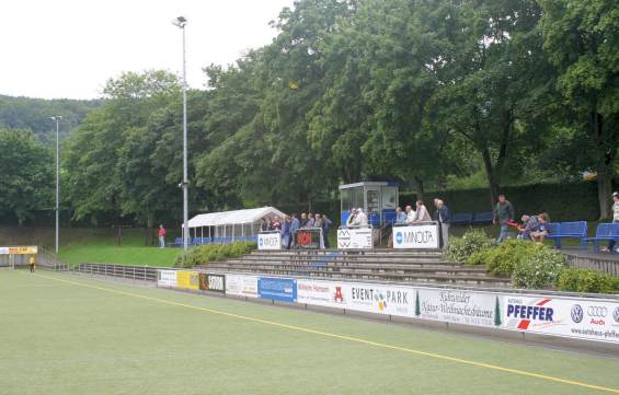 Kunstrasenplatz an der W&ouml;rthstra&szlig;e