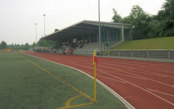Sport- und Freizeitzentrum Haspe - Trib�ne mit Eckfahne