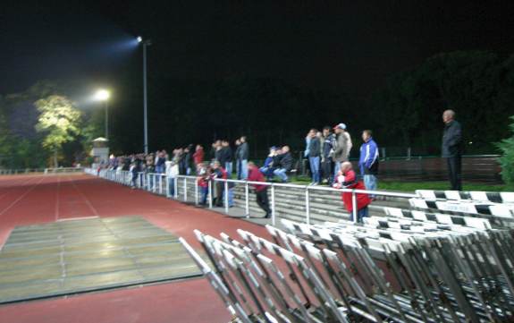 Sportplatz TUS K&ouml;ln rrh im Sportpark H&ouml;henberg - Stufen