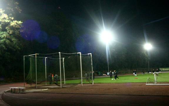 Sportplatz TUS K&ouml;ln rrh im Sportpark H&ouml;henberg - Gegenseite