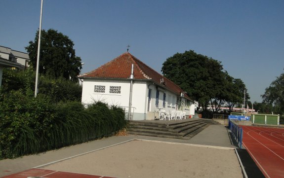 Adam-G&uuml;nderoth-Stadion