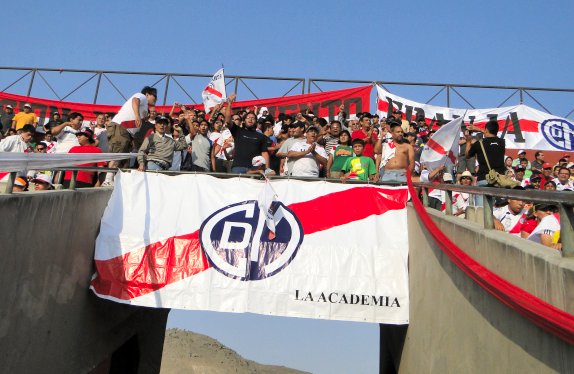 Estadio Universidad Nacional  de Ingenier&iacute;a