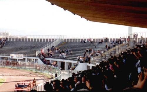 Stadio Armadio Picchi - G&auml;stekurve noch leer