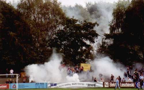 Sportanlage Schwansbell - Ultras mit Pyros