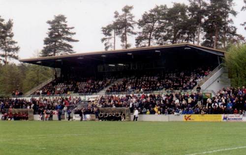 Hardtwaldstadion - Trib�ne besetzt
