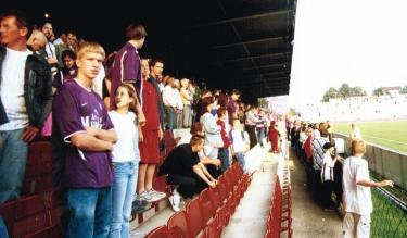 Franz-Horr-Stadion - Blick &uuml;ber die Haupttrib&uuml;ne